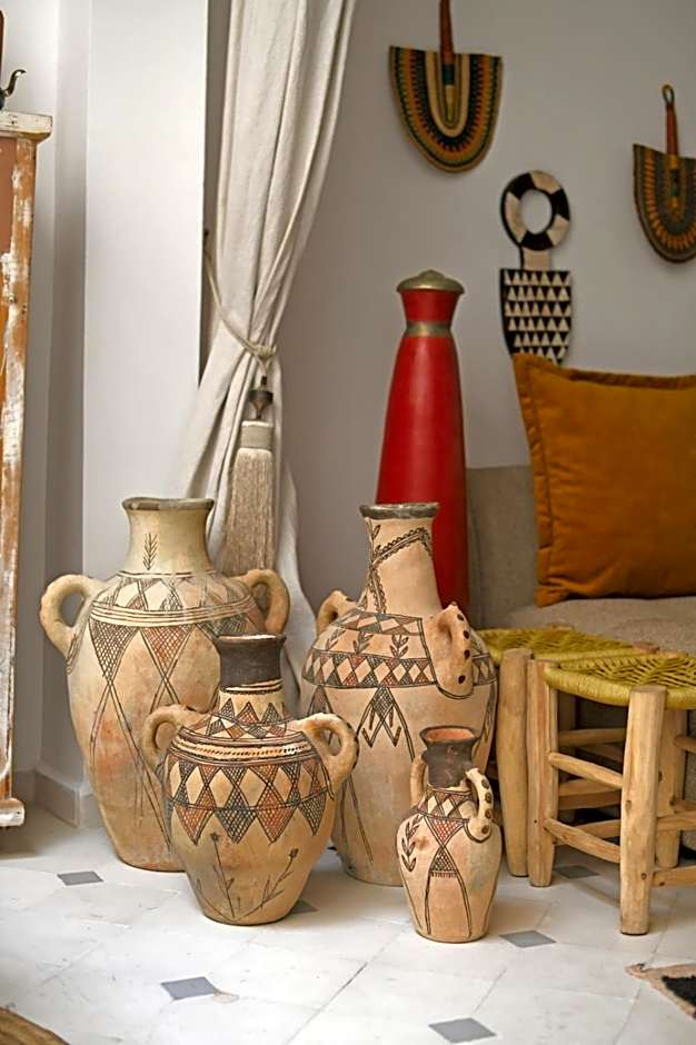 Riad Larbi Khalis
