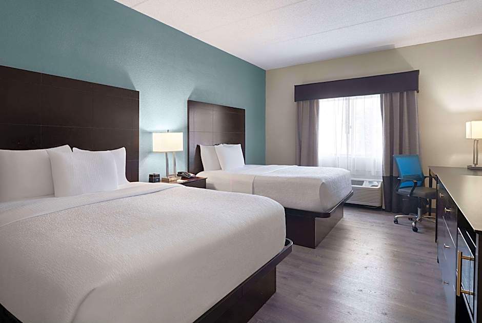Photo 1 of 1 of 2 Queen Beds, Mobility Accessible, Grab Bars, Bathtub, Pet-Friendly