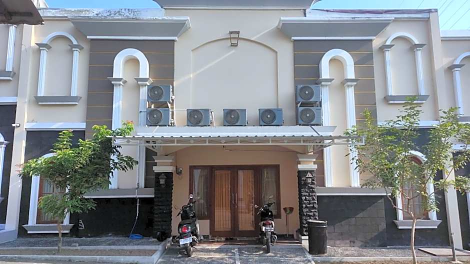 Adiputra Guesthouse 2