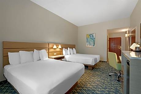 Queen Room with Two Queen Beds - Disability Access/Roll-in Shower