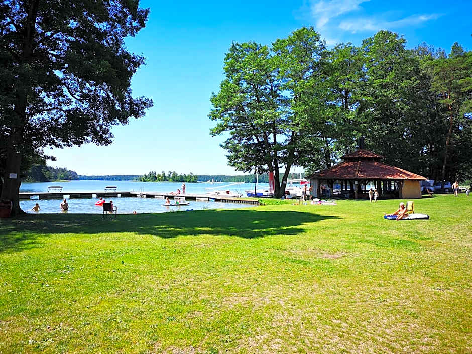 POD DEBEM Kompleks Zeglarsko-Rekreacyjny