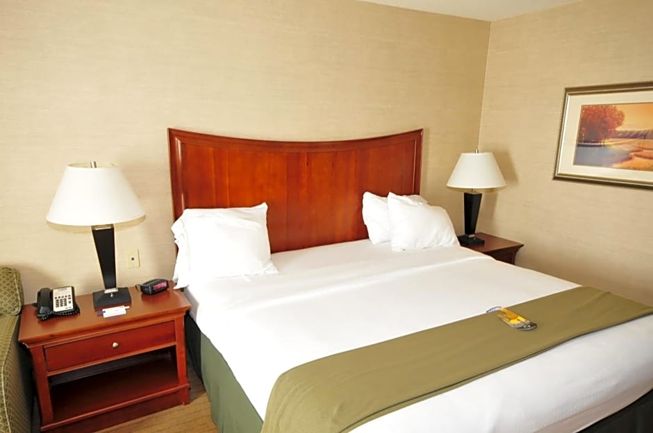 Holiday Inn Express Hotel & Suites Urbana-Champaign-U of I Area, an IHG Hotel