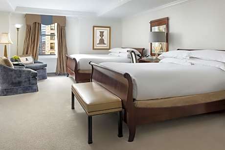 Accessible Room Two King Beds - Roll-In Shower