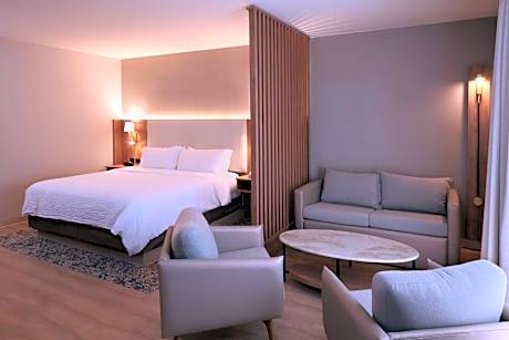 Feature Room - Non-Smoking