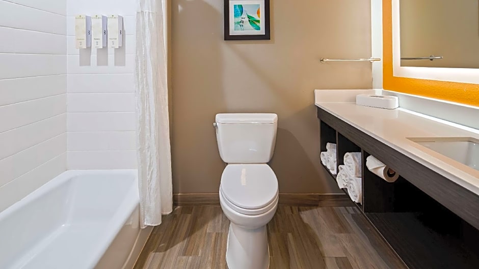 Best Western Plus Pasadena Inn & Suites