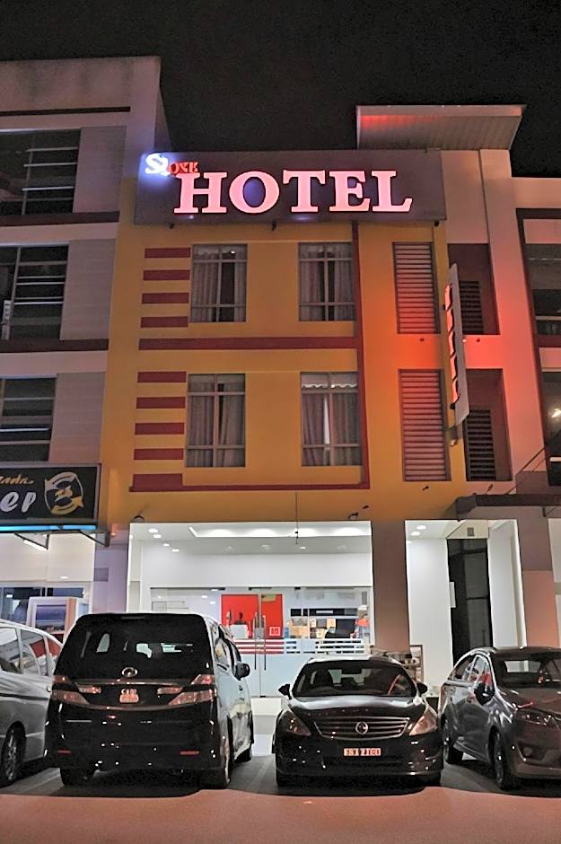 S ROSE HOTEL