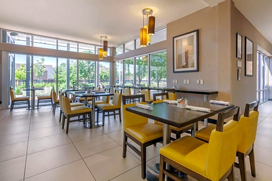 Cambria Hotel Fort Collins