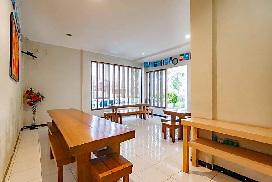 RedDoorz near Lembang Park & Zoo 2