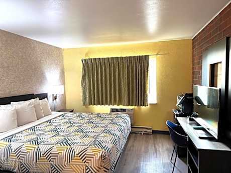 1 Queen Bed | Suite, Non-Smoking