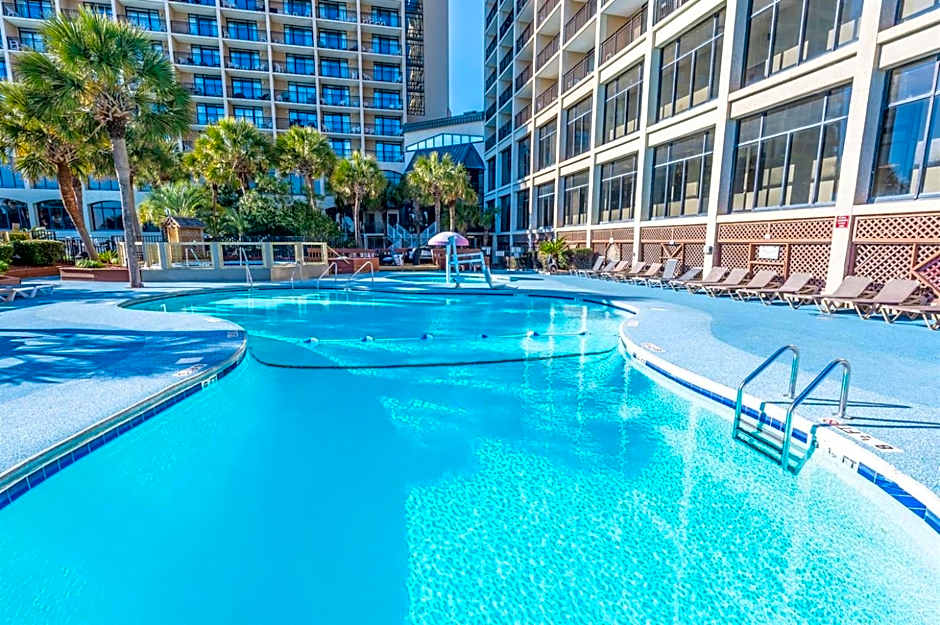 Oceanfront Views, Recently Renovated Kitchen,Pools