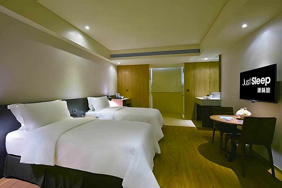 Just Sleep Kaohsiung Station