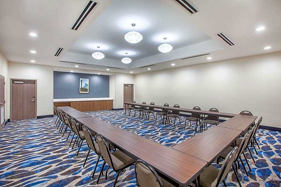 La Quinta Inn & Suites by Wyndham Dallas - Duncanville