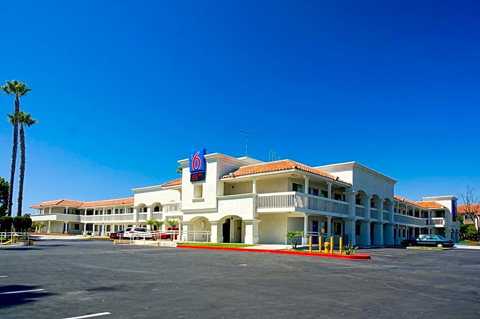 Motel 6-Carlsbad, CA Beach