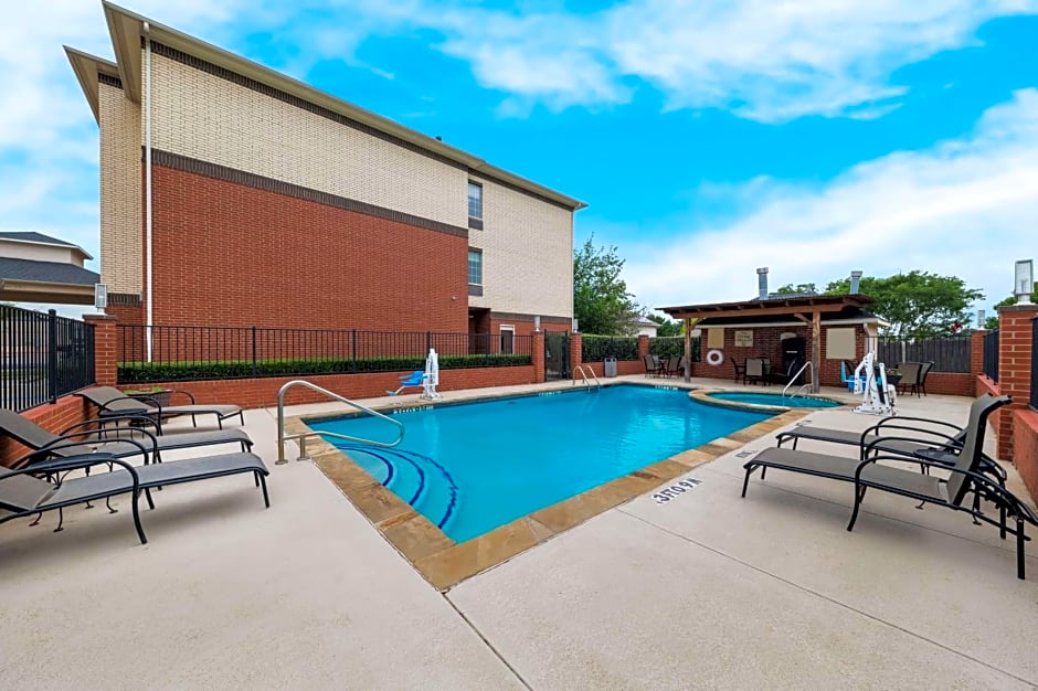 Best Western Plus Lake Dallas Inn & Suites