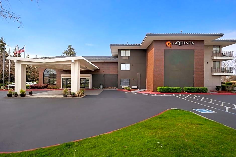 La Quinta Inn & Suites by Wyndham Oakland - Hayward