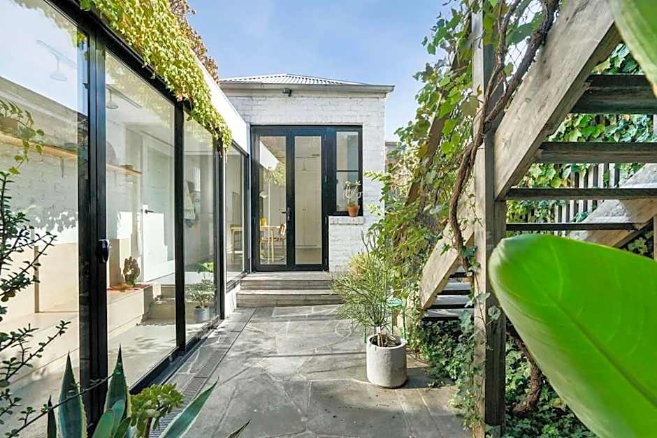 A Designer Terrace House by Edinburgh Gardens