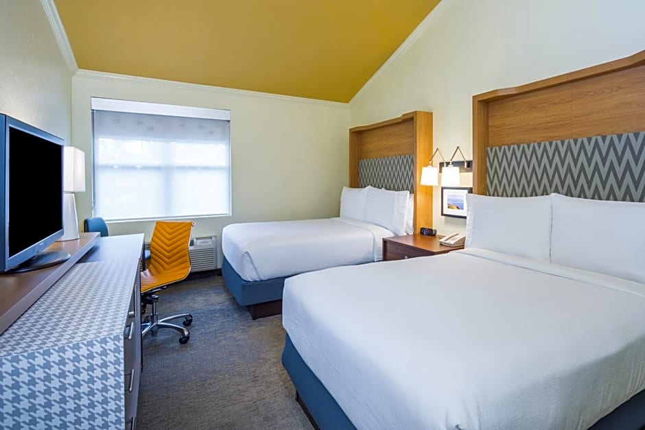 Holiday Inn Cape Cod - Hyannis, an IHG Hotel