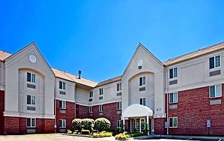 MainStay Suites- Kansas City Overland Park