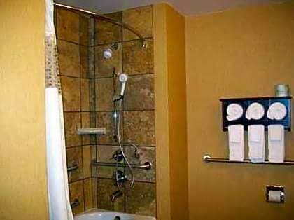 Hampton Inn & Suites Wiggins