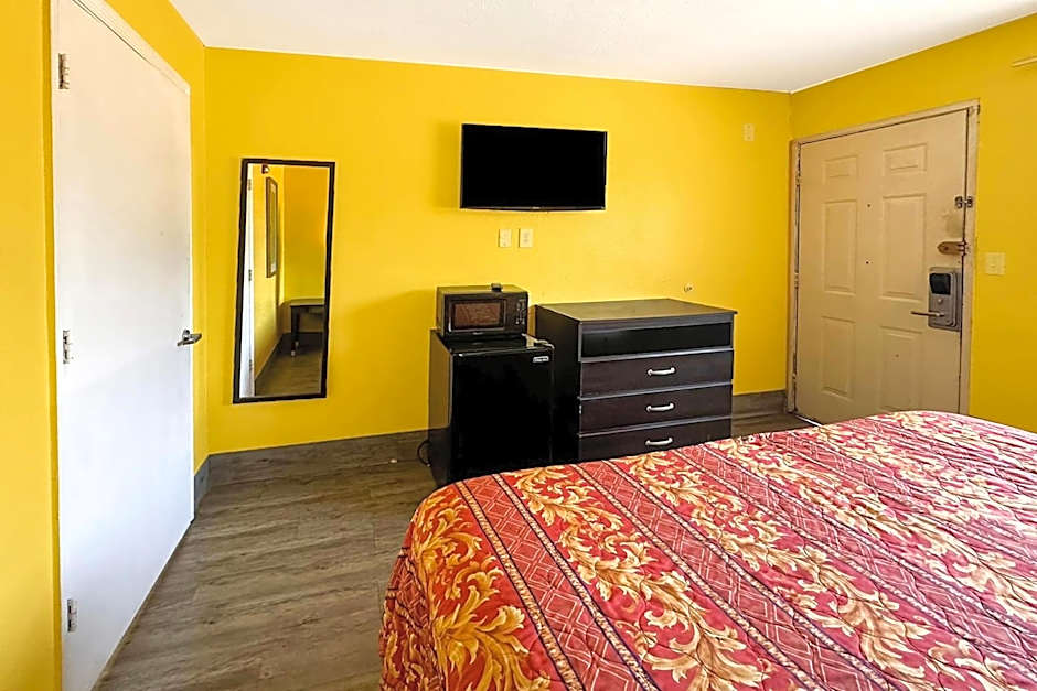 Luxury Inn By OYO Albany