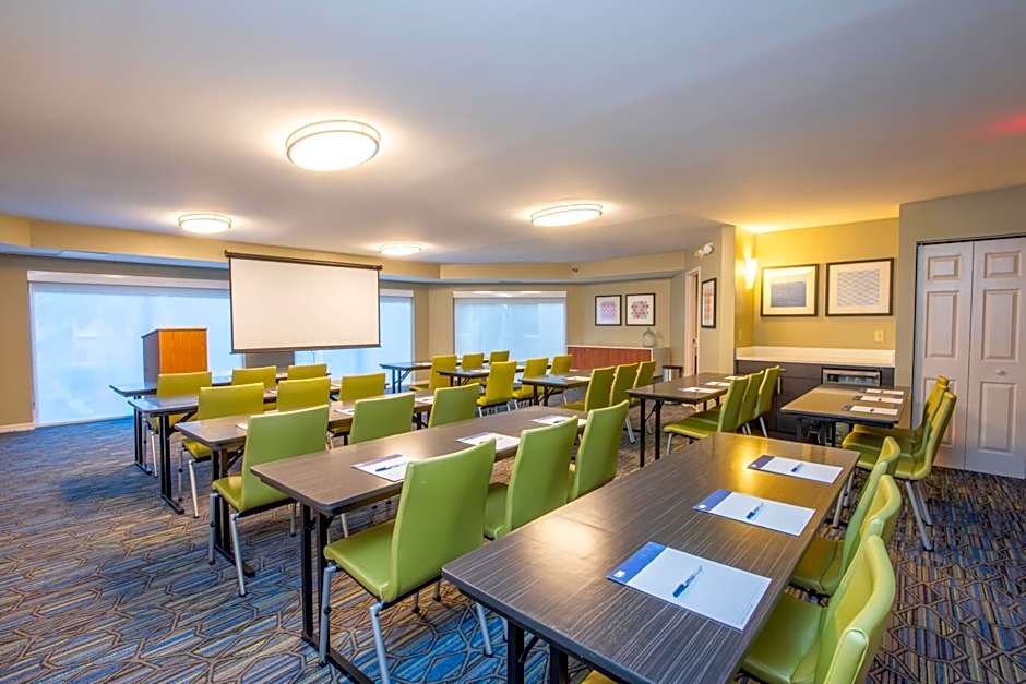 Holiday Inn Express Hotel & Suites Bradenton West By IHG