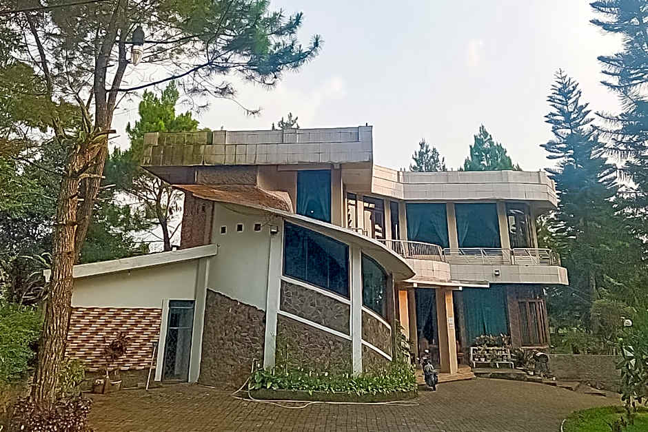 Urbanview Resort Syariah Batu Hijau Cilember Puncak – Bogor, PA