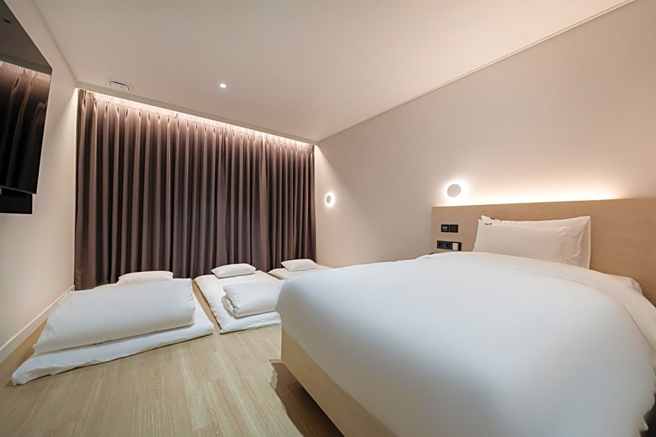 Hound Hotel Mokpo Peace Plaza