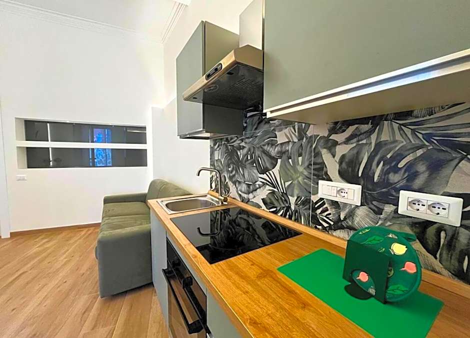 Motta Palace Apartments & Rooms
