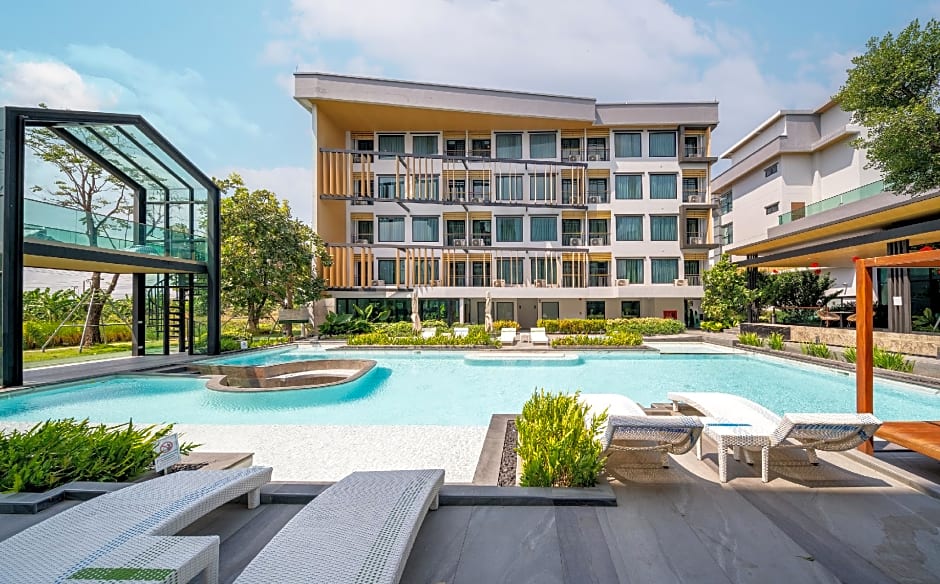 Crystal Srivaree Suvarnabhumi Hotel