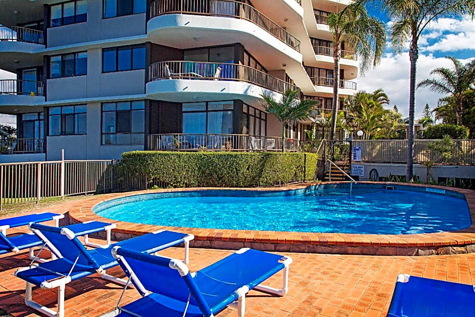 Broadwater Shores Waterfront Apartments