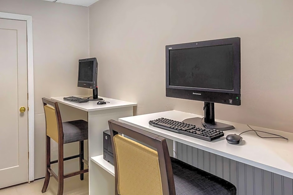 Comfort Inn Hyannis - Cape Cod