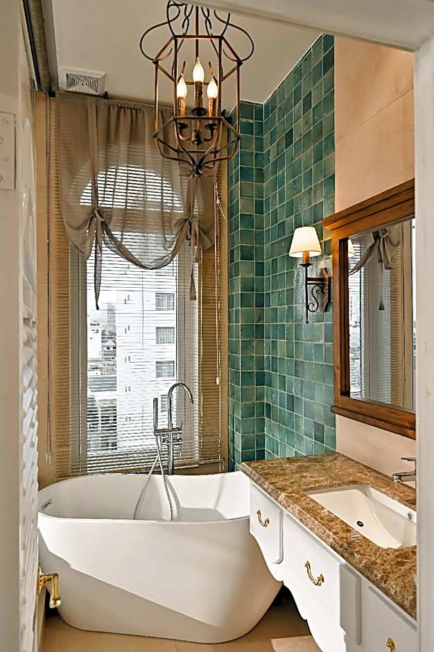 THE LUNA - Boutique Hotel