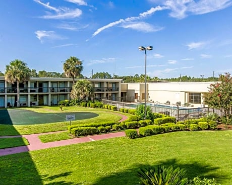 Quality Inn & Suites Waycross