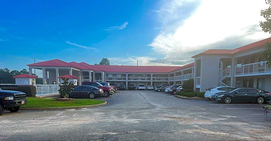 Motel 6 Abbeville, AL