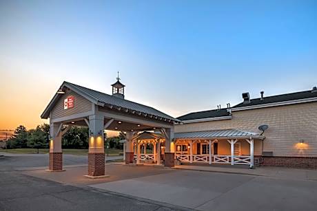 Best Western Plus University Park Inn & Suites