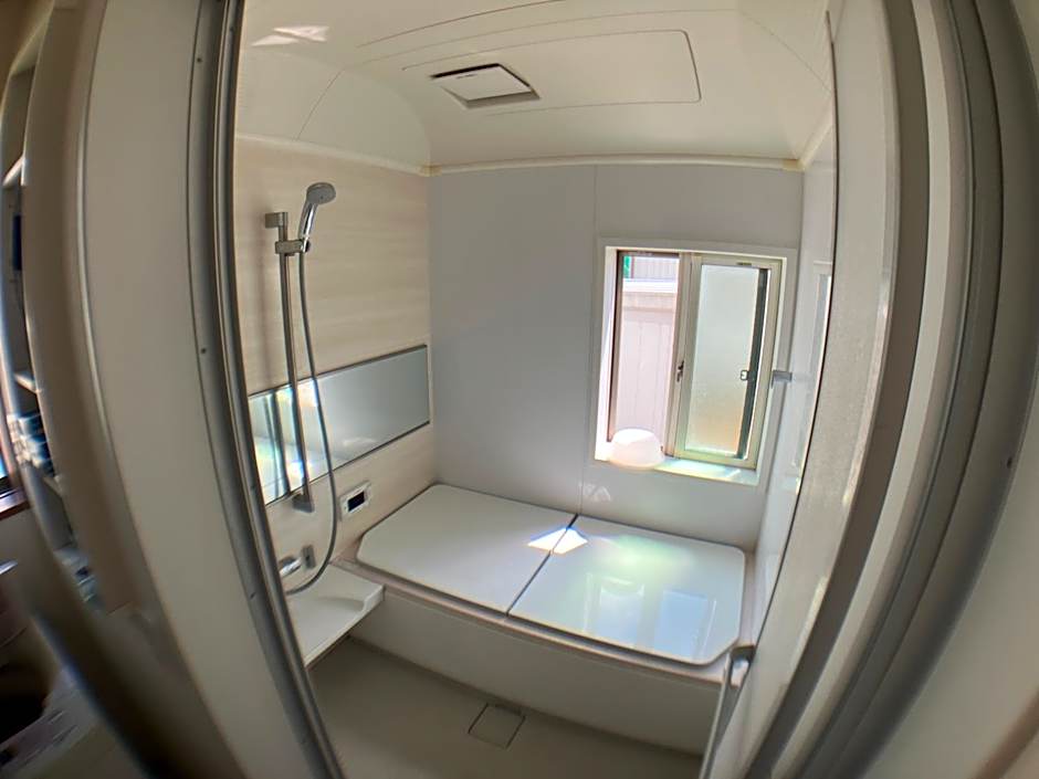 オルちゅーばーハウス#カプセルホテル風#1人部屋#ホスト居住型民泊#定点カメラにてライブ配信中