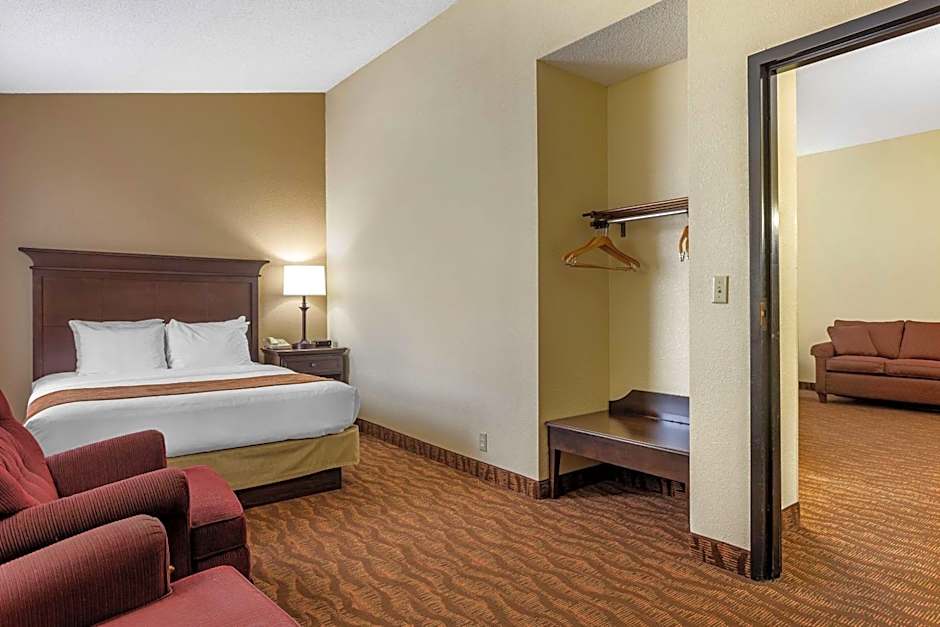 Comfort Inn At Thousand Hills