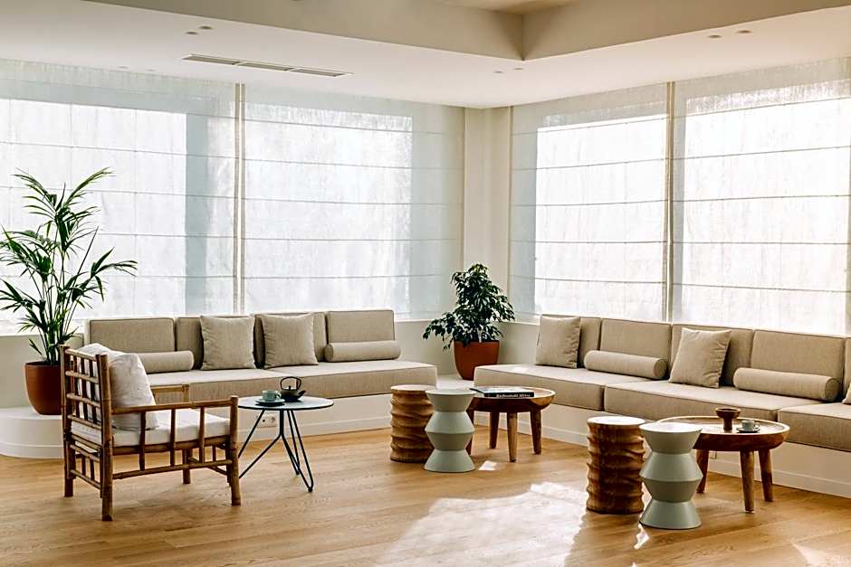 Grand Bleu Beach Resort