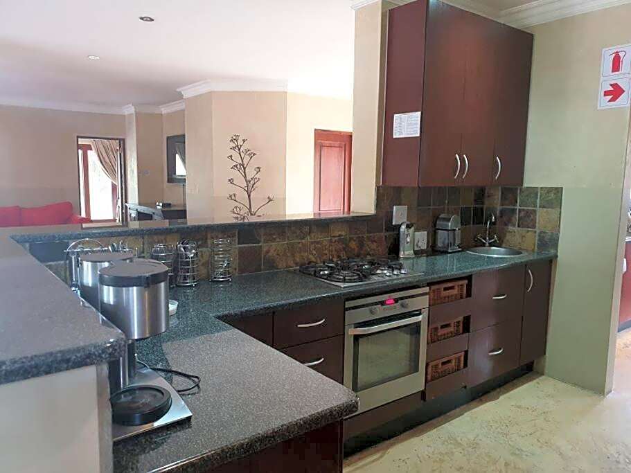 Zebula Golf and Wildlife Estate - Great Heights Pax 16 - Moi Signature Luxury villa