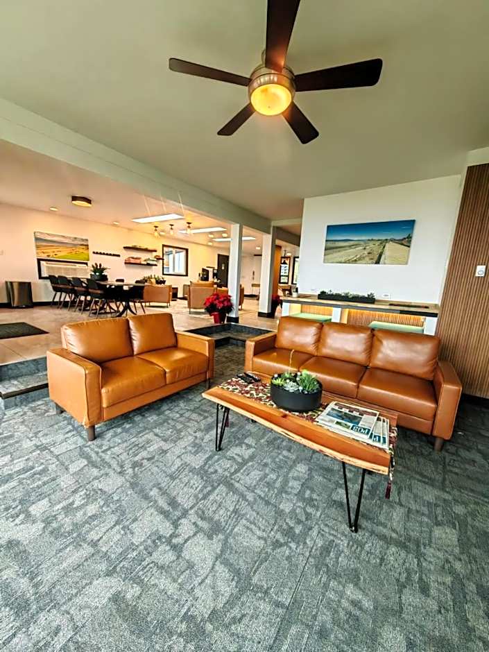 Sea Edge Beachside Hotel