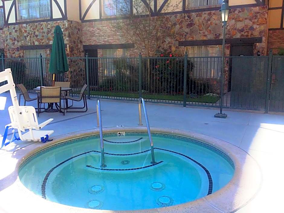 Anaheim Majestic Garden Hotel