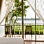 White Wall Riverfront Hotel