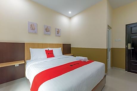 RedDoorz Plus @ La Asiana Guest house