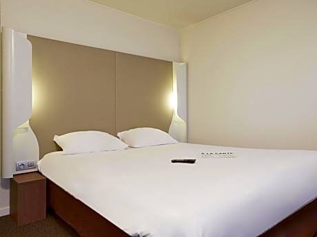 Standard Room - 1 Double Bed