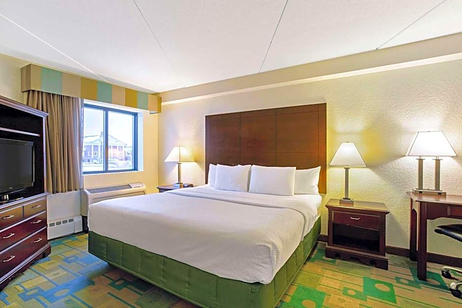 La Quinta Inn & Suites by Wyndham Boston Somerville