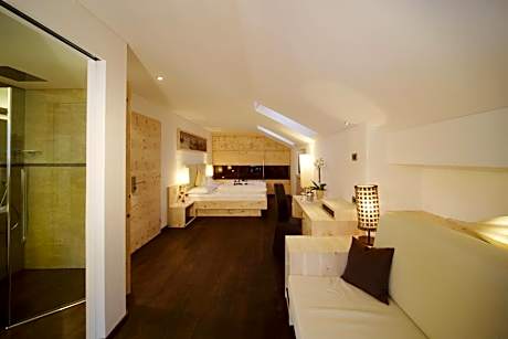 Junior Suite with Balcony