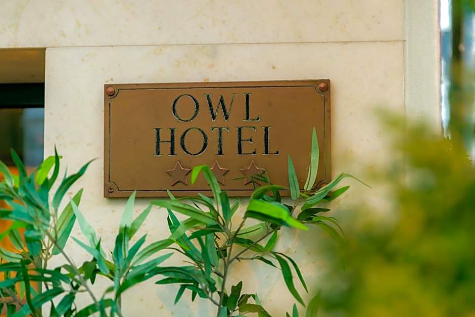 Owl Hotel
