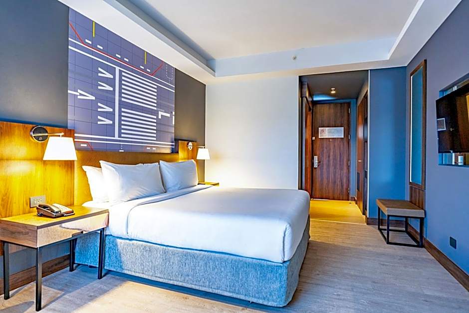 Courtyard by Marriott Santiago Airport