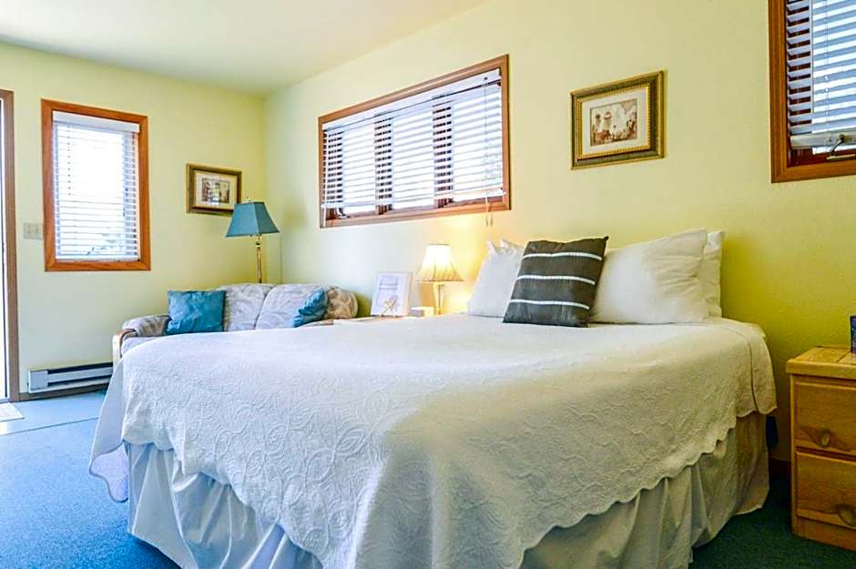 Sea Treasures Inn