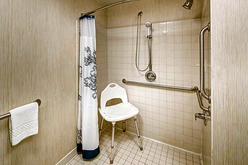 Residence Inn by Marriott Kansas City Country Club Plaza